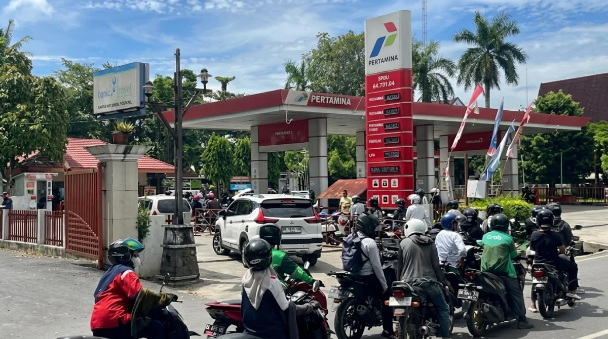 Pertalite Kosong di Sejumlah SPBU Surabaya, Pengendara Terpaksa Putar Balik