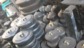 Tumpukan perangkat gamelan di Kerajinan Mustika Laras, Desa Jatirejo, Kecamatan Loceret, Kabupaten Nganjuk, yang terus diproduksi untuk memenuhi pesanan sekaligus menjaga kelestarian budaya Jawa.